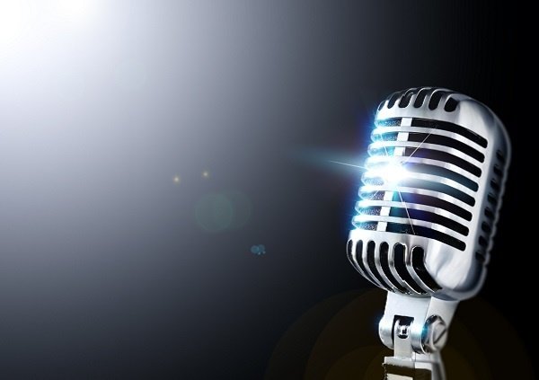 Microphone With Glimmer Light Effect 11