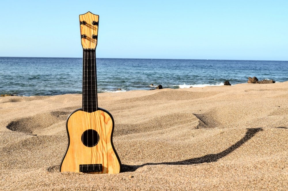 Guitar In The Sand 571709050