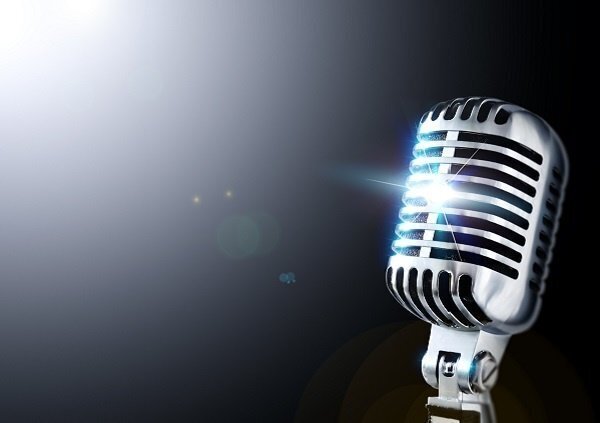 Microphone With Glimmer Light Effect